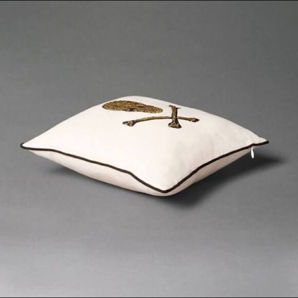 John Derian Threshold 12” Beads and Bones Skull and Crossbones Throw Pil… - Picture 4 of 4